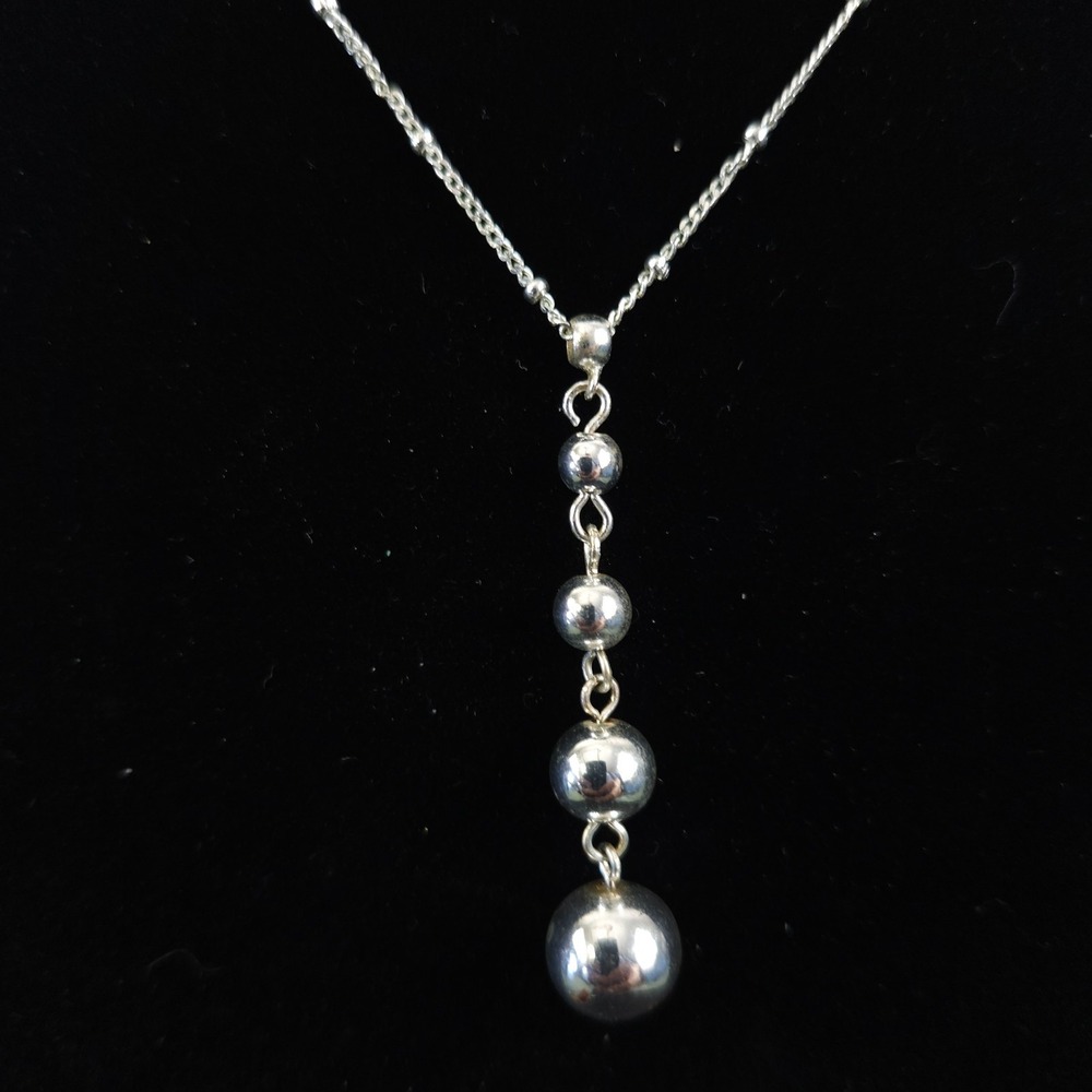 VTG Avon Necklace Silver Tone Graduated Balls Vertical Drop Dainty Saturn Link - Picture 2 of 5